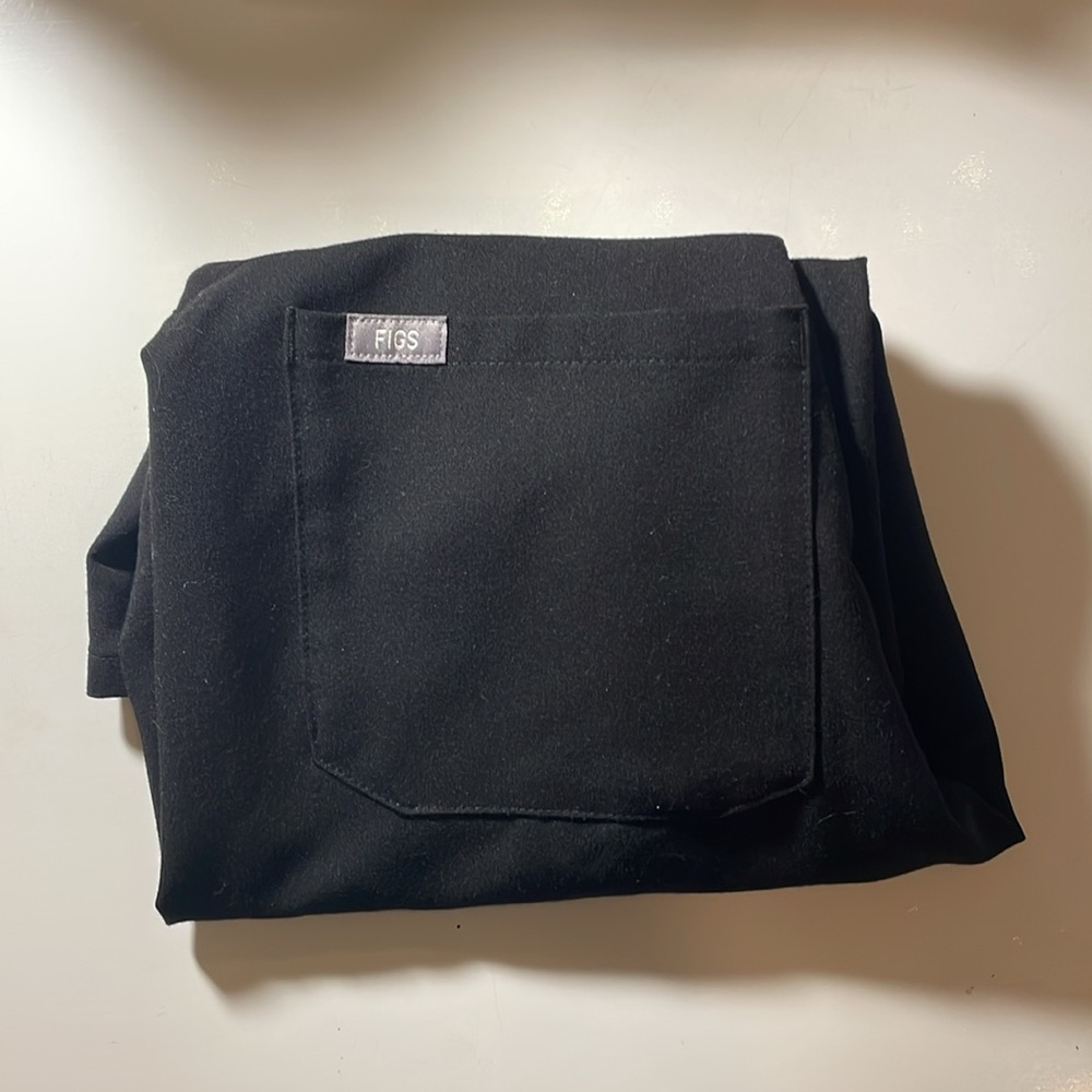 FIGS Black Catarina One-Pocket Scrub Top (XS)